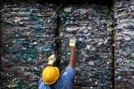 4 Negara Penghasil Sampah Plastik Terbesar, Nomor 1 Bisa Diduga