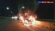 Diduga Hubungan Arus Pendek, Bus AKAP Terbakar di Tol Jagorawi