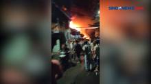 Kebakaran Permukiman Warga di Petamburan, 14 Unit Damkar Dikerahkan