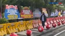 Risma Jadi Mensos, Halaman Balaikota Surabaya Dipenuhi Karangan Bunga