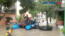 Detik-Detik Evakuasi Warga Korban Banjir di Semarang