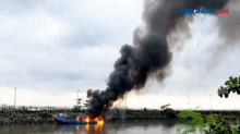 Tersambar Petir, Kapal Motor Nelayan Terbakar