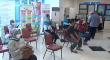 Vaksinasi Covid-19 Lansia di RSUD Tanjung Priok, Jakarta Utara