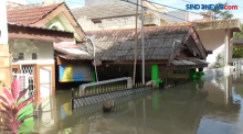 Banjir Setinggi 2 Meter Rendam Perumahan Prima Tangerang