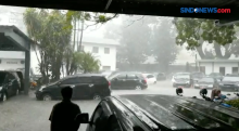 Hujan Deras Kantor Gubernur Jawa Tengah Kebanjiran