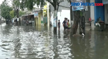 Semarang Banjir Lagi, Aktivitas Warga Lumpuh