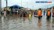 Evakuasi Jenazah di Tengah Banjir Kota Semarang