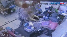Penganiayaan Bocah di Minimarket Terekam CCTV