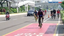 Pesepeda Masih Nekat Keluar Jalur Khusus Sepeda