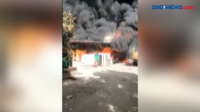 Kebakaran Menghanguskan Pabrik Produsen Fiber di Bogor