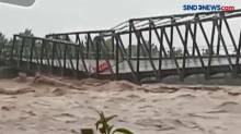 Video Viral Jembatan di Malak Runtuh Diterjang Banjir