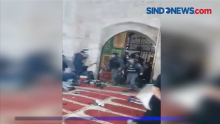 Tentara Israel Bubarkan Tarawih di Masjid Al Aqsa