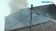 Rumah Lantai 2 di Surabaya Terbakar, Satu Motor Hangus