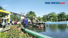 Pagi-Pagi Truk Sampah Nyemplung ke Kolam Air Mancur Tugu Digulis