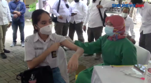 Vaksinasi Pelajar, Ditargetkan 996 Vaksin Dosis Pertama untuk 3 Sekolah di Surabaya