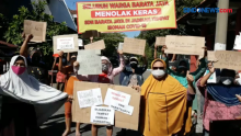 Puluhan Warga Demo Tolak Gedung SD jadi Tempat Isolasi Mandiri di Surabaya