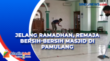Jelang Ramadhan, Remaja Bersih-bersih Masjid di Pamulang