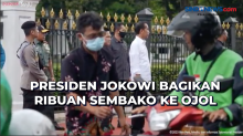 Presiden Jokowi Bagikan Ribuan Paket Sembako ke Ojol Ditemani Erick Thohir