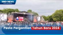Rayakan Tahun Baru 2024, Ribuan Masyarakat Berkunjung ke Candi Prambanan Yogyakarta