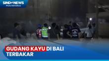 Kebakaran Hebat Melanda Gudang Kayu di Gianyar Bali