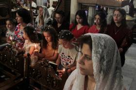 Umat Kristen Palestina Gelar Misa Paskah Ortodoks di Kota Gaza
