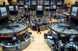 Wall Street Jatuh Terseret Data Ekonomi dan Laporan Perusahaan