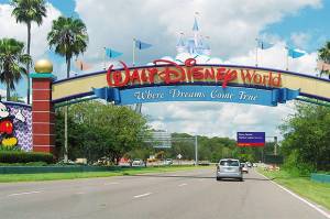 Analis Sebut Pembukaan Disney World Butuh Waktu Lebih Lama