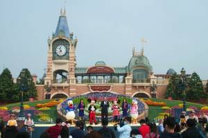 Hari Ini, Disneyland Shanghai Resmi Dibuka Lagi