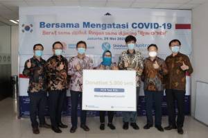 Shinhan Group Salurkan Bantuan 5.000 Alat Tes PCR Covid-19