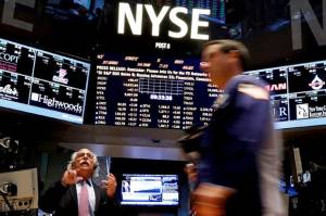 Wall Street Mixed Saat Dow dan S&P 500 Jatuh Dibayangi Kasus Baru Covid-19