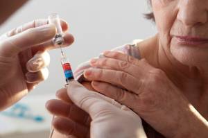 Rentan Terhadap Penyakit, Lansia Juga Butuh Vaksin