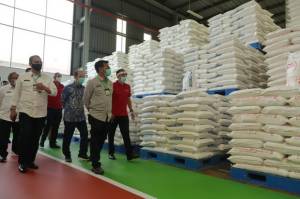 Tujuan China dan Filipina, Ekspor Produk Turunan Jagung-Gandum Dilepas Mentan