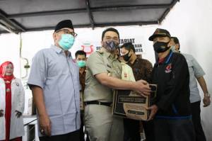 Pemprov DKI Jakarta Bagikan 3.000 Sembako untuk Pegiat Seni di PAMMI