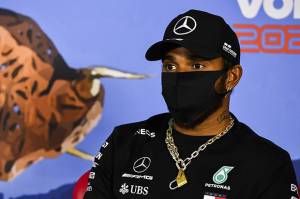 Lewis Hamilton Enggan Bicara Masa Depannya di Mercedes