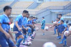 Robert Sambut Positif Latihan Perdana Persib Bandung