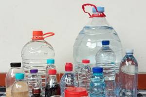 Benefit Kemasan Plastik PET: Ramah Lingkungan dan Bantu Gerakkan Ekonomi