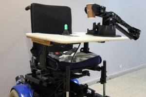 Kursi Roda Berlengan Robot untuk Disabilitas