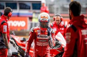 Dovizioso Favorit, tapi Carlos Checa Ingin Lihat Valentino Rossi Juara MotoGP 2020