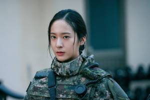 Krystal Mantan Anggota f(x) Perankan Letnan dalam Drama Korea Search