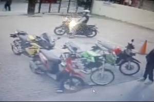 Viral, Pencurian Motor Sport Terekam CCTV Minimarket Plumpang