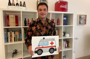 PMI Terima Bantuan Satu Unit Ambulans dari Coca Cola