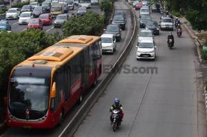 Demo Mahasiswa Ricuh, Bus Transjakarta Putuskan Hentikan Operasional