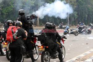 Cerita Warga Kwitang Soal Tembakan Gas Air Mata Polisi di Permukiman