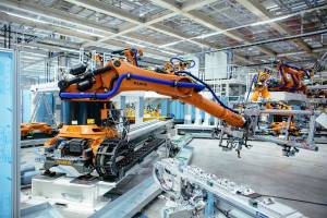 Volkswagen Pesan 2.200 Robot untuk Produksi Mobil Listrik