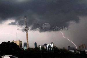 Waspada, Jakarta Selatan Berpotensi Hujan Diserta Angin Kencang