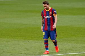 Hadirnya Messi dan Barcelona di Italia Bikin Fans Langgar Protokol Kesehatan