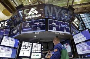 Wall Street Tenggelam 3%, Dow Jones Jatuh ke Level Terendah