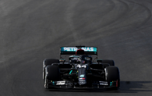 Hamilton Kenang Memori Melihat Schumacher Raih Gelar Ketujuh