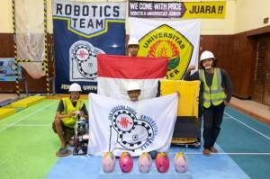 Tim Mahasiswa Unej Wakili Indonesia dalam Kontes Robot Internasional