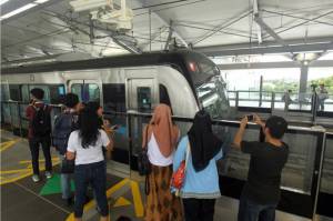 Jalani Prokes, Secret Clean Dukung Pengguna MRT Jaga Kebersihan